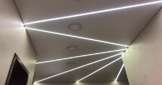 Световые линии на потолке Гай, цена от 2605 руб.